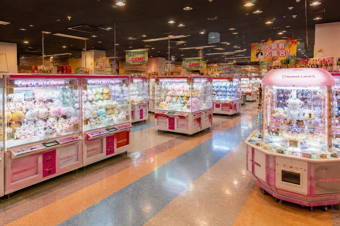 crane game arcade wide interior